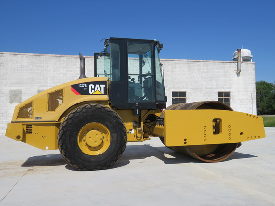 Caterpillar CS76 XT Compactor