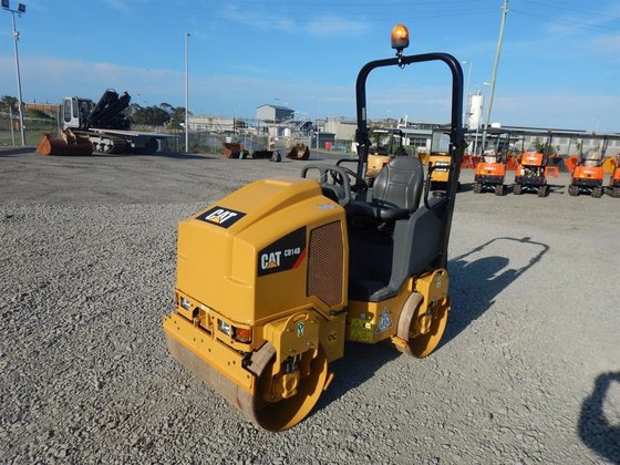 Caterpillar CB14B Compactor
