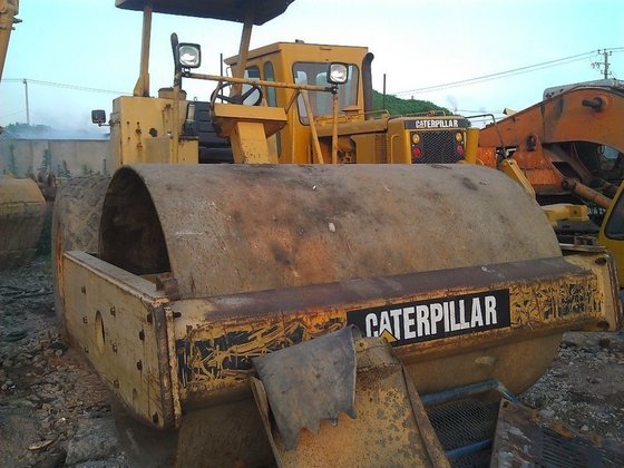 Caterpillar CS-533 Compactor