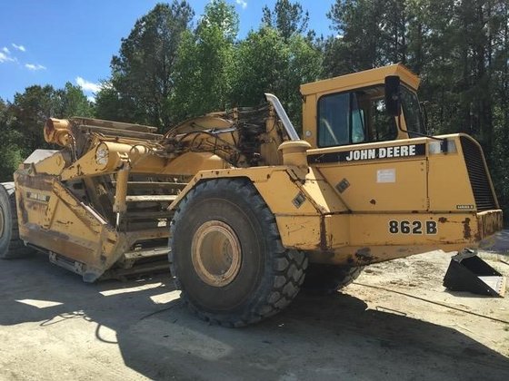John Deere 862B Scraper