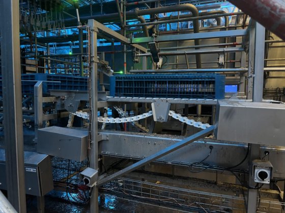 2015 生きた鳥の取り扱いシステム、リンコ