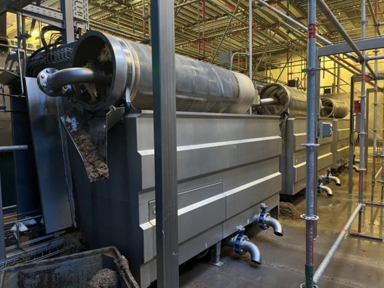 2015 生きた鳥の取り扱いシステム、リンコ