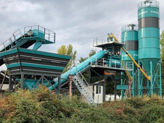 移动混凝土搅拌站