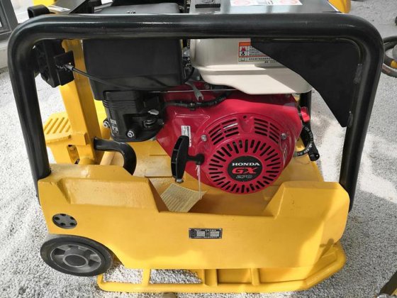 中国制造的专业挖掘机 汽油可逆式平板压实机