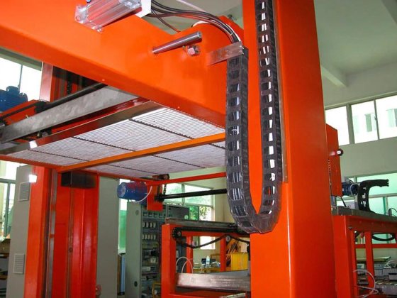 clevertech robotiq 全自动磁性码垛机