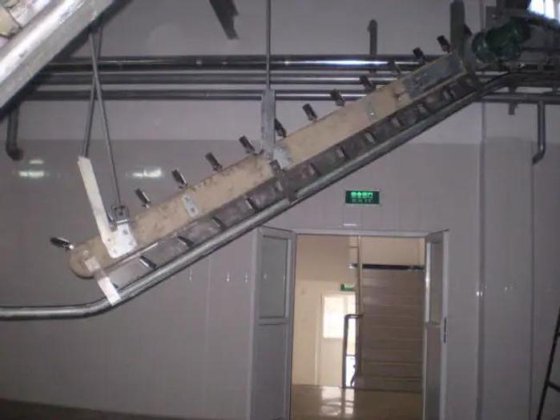 牛屠宰场 牛胴体斜坡提升机 牛流水线自动屠宰设备