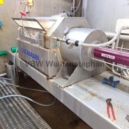 デカンター遠心分離機