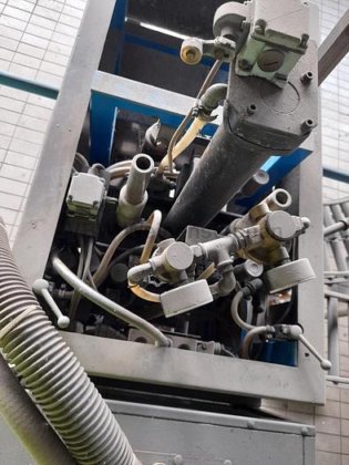 ボトルデクレーター