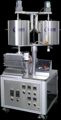 智通公司的半自动和全自动彩色化妆品机总结出唇膏生产线机器