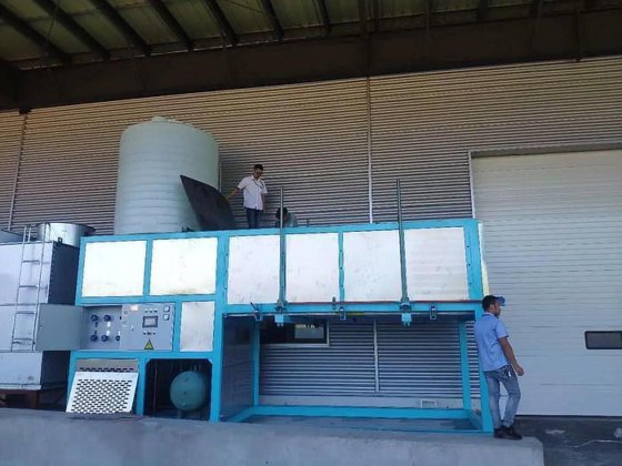 低功耗直冷式冰块机，每天可生产 3 吨食品/饮料