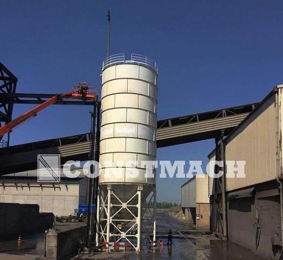 セメント貯蔵サイロ