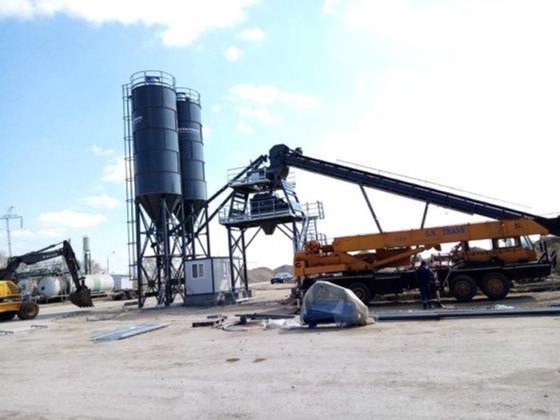 固定混凝土搅拌站