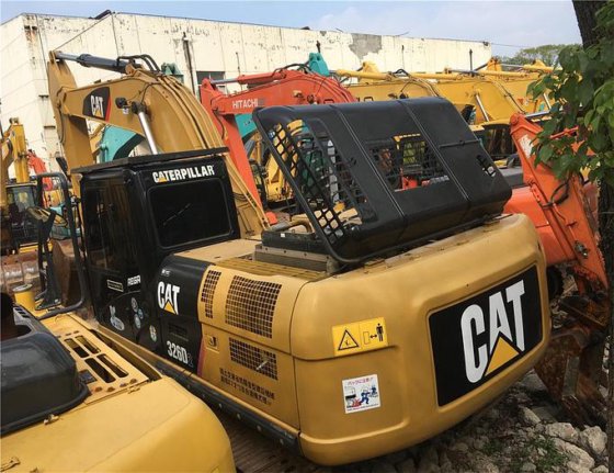 CAT 326D