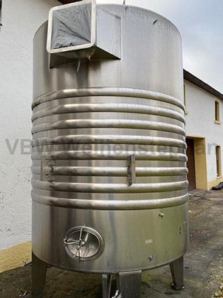 小麦ビール発酵タンク