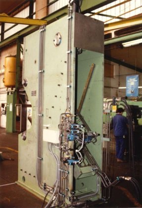 Haeusler flanging machine