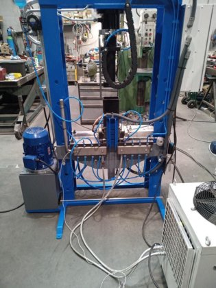 Arlo modified 25 ton press