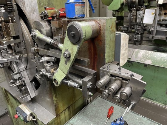 Buch DCM-200 4/40 spring making