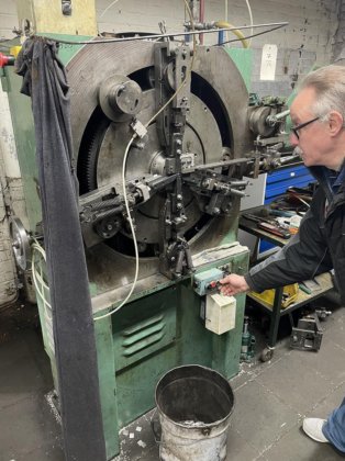 Buch DCM-200 4/40 spring making