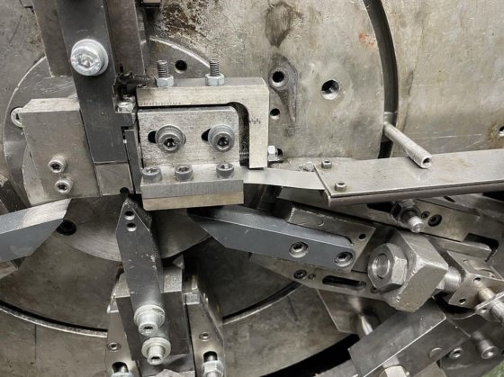 Buch DCM-200 4/40 spring making