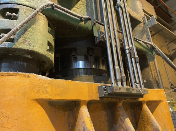 HL 1000 ton 4 column