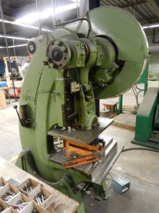 Schuler 32 ton