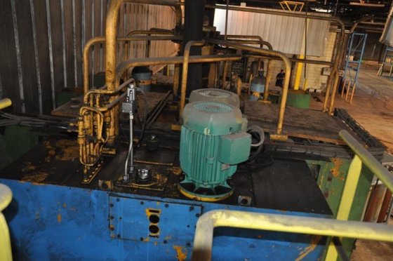 Becker panel press 650 ton