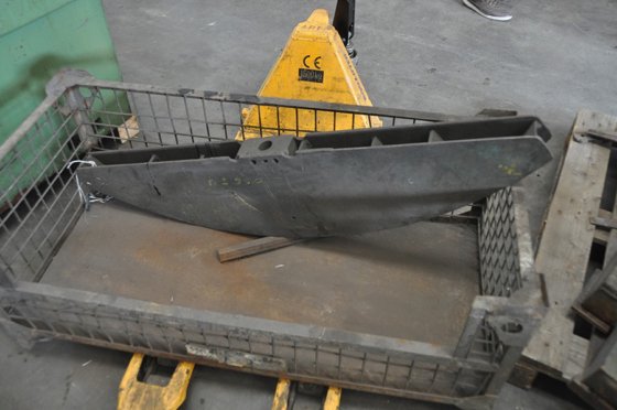 Tube bending machine