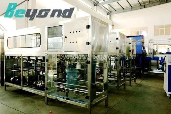 优质 5 加仑桶装纯净饮用水自动灌装和液体压盖机 高质量高性能