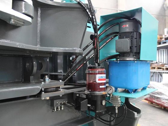 立轴冲击式破碎机