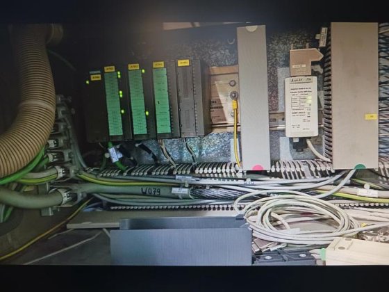 ガラス瓶充填機およびキャッパー