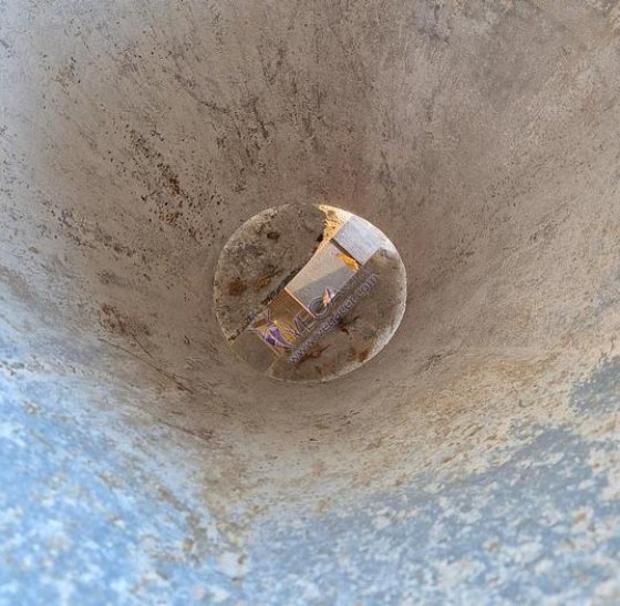 開口底部を備えた原材料用ホッパー