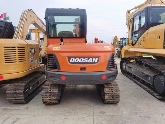 2019 DOOSAN DX60