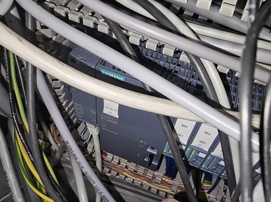 使い捨てボトル充填ライン