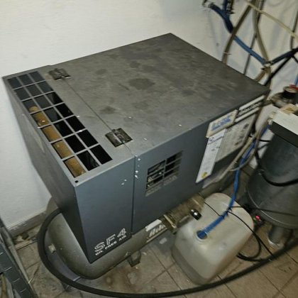 オイルフリーエアコンプレッサー