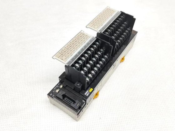 Output Module Omron CRT1-OD16TA –