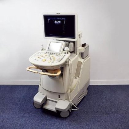 4 つのプローブを備えた PHILIPS 3D/4D 超音波