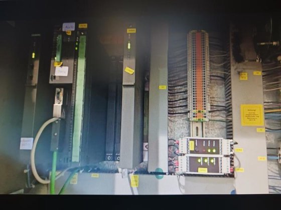 ガラス瓶充填機およびキャッパー