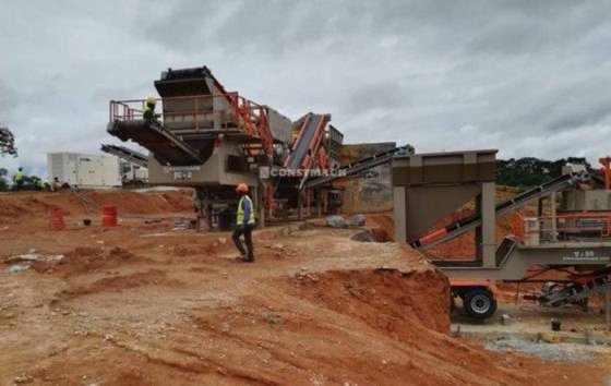 JC-2移动硬石破碎机