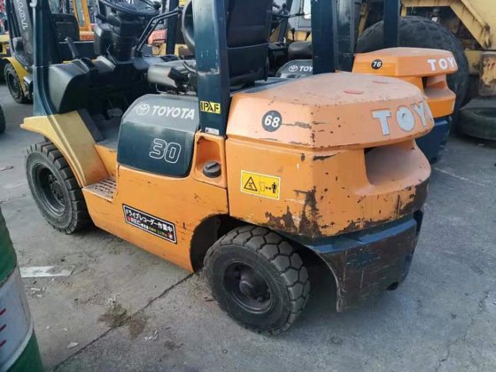 2017 Komatsu 3 tons