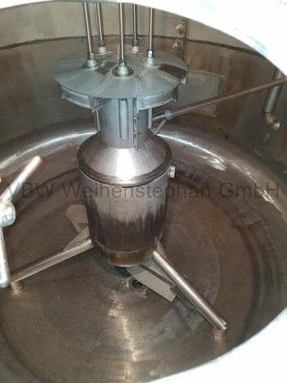 2つの容器を備えた醸造所