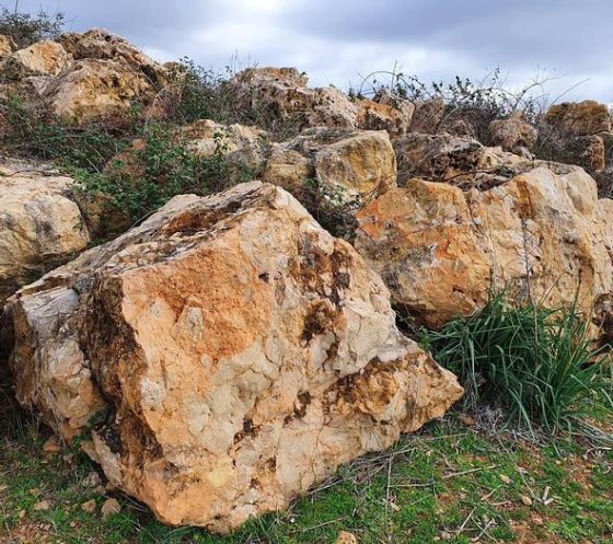 石灰岩、膨大な量と大きさ、ローマ/南セベラ地域