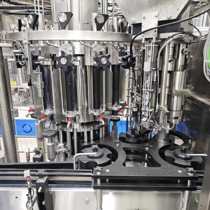 使い捨てボトル充填ライン