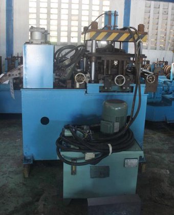 辊压成型系统