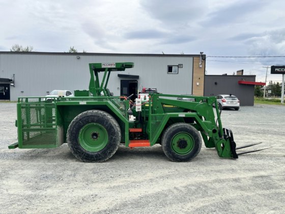 John Deere 5425
