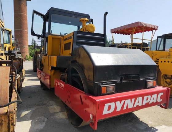 2013 dynapac CC211