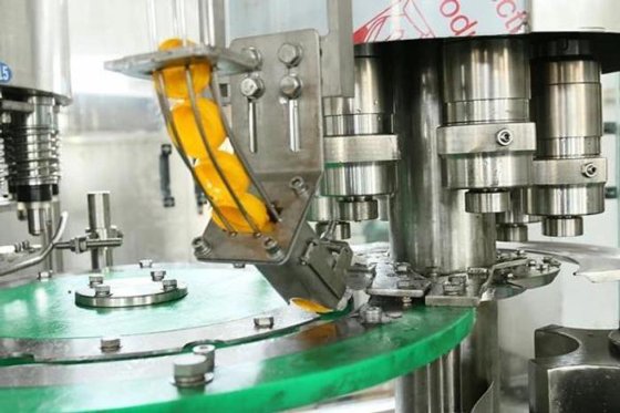 塑料食用油瓶灌装旋盖贴标机