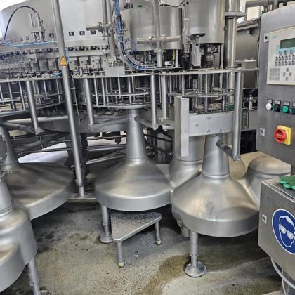 洗浄・充填・封止機