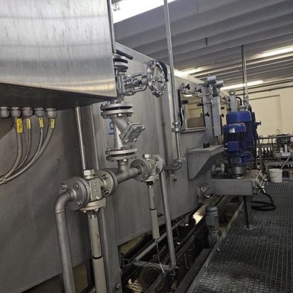 クレート洗浄機