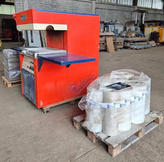 半自动皮包包装机 APM