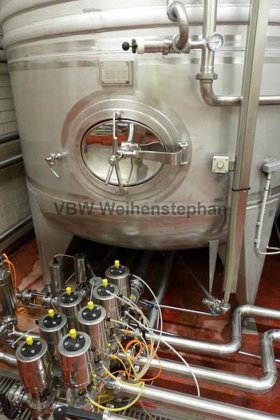 明るいビールセラー